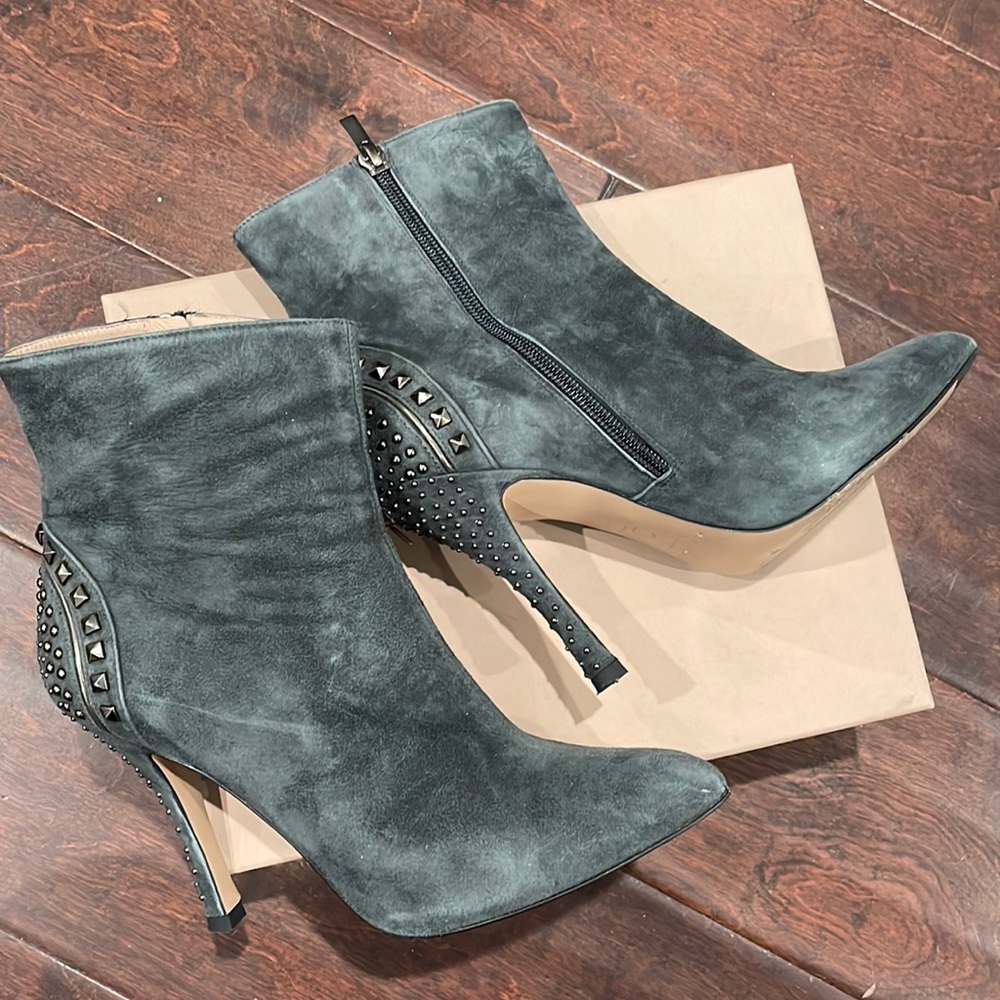 Pura Lopez Gray Suede Heels